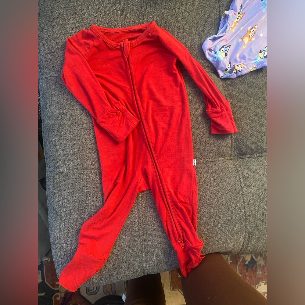 holiday red zippy